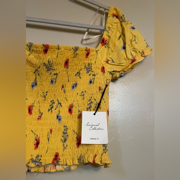 Off the Shoulder Top - Picture 2 of 2